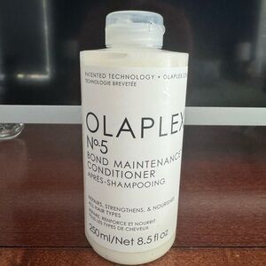 OLAPLEX No. 5 Bond Maintenance Conditioner - White. New/Sealed